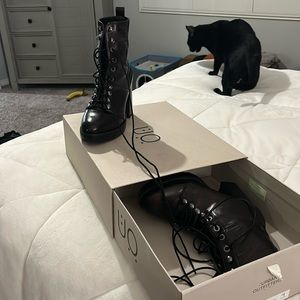 Urban outfitters burgundy boots very stylish with a nice heel